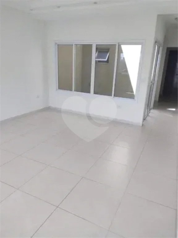 Sobrado à venda em Santo André , com 179m² , 2 dormitórios , sendo 1 suíte e 5 vagas.
