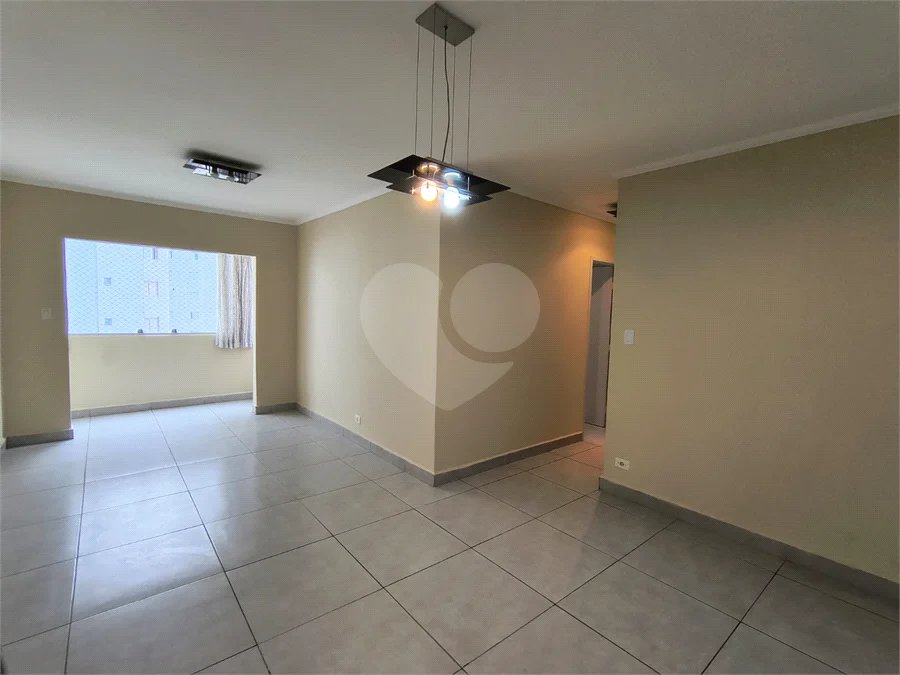 Apartamento com 2 Dormitórios , amplo com 77 metros e com vaga de garagem fixa