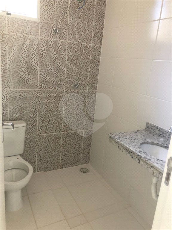 Casa térrea no Condomínio Bosques dos Jatobás