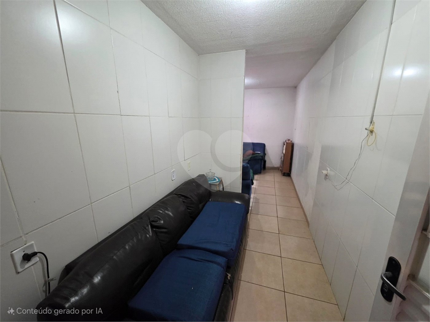Casa com edícula no Abdelnur.