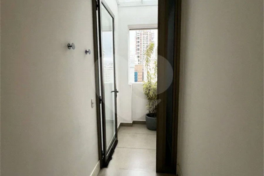 Linda Cobertura Duplex para venda no Jardim Paulista com 87,45 m² decorada!