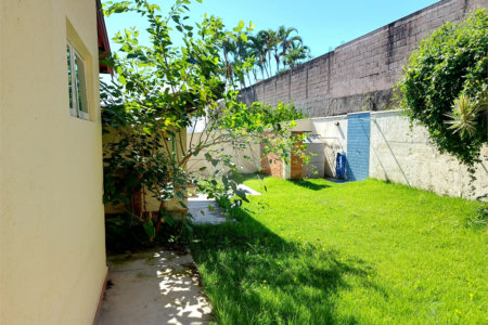Casa charmosa e elegante localizada no deslumbrante Condomínio Villagio Capriccio Louveira SP