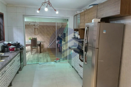 Casa à venda com 3 quartos, sendo 1 suíte, em Butantã, São Paulo - SP