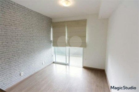 Apartamento com 66m², 2 dormitórios, 1 vaga de garagem, à venda na Barra Funda.