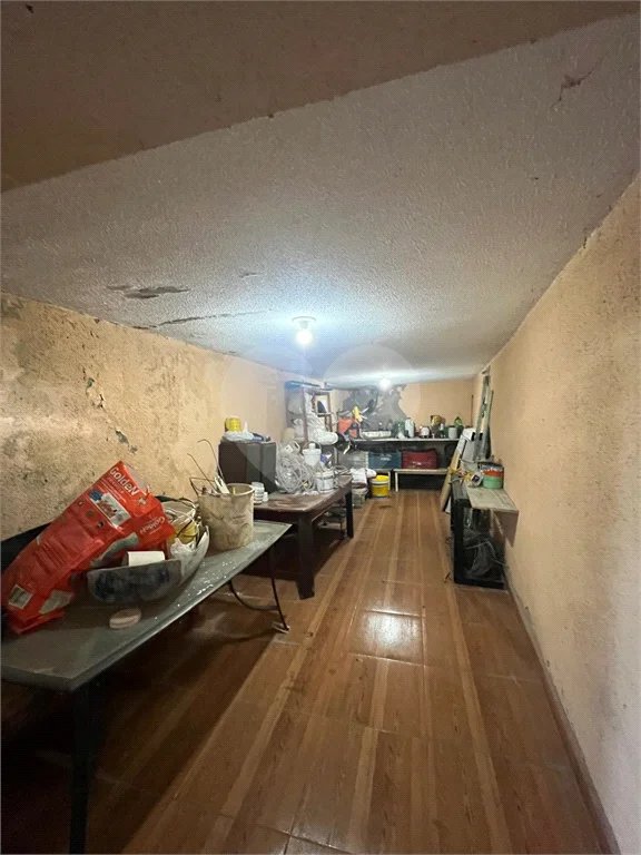 Casa ampla no bairro Terra Rica com 3 pavimentos e excelente estrutura.