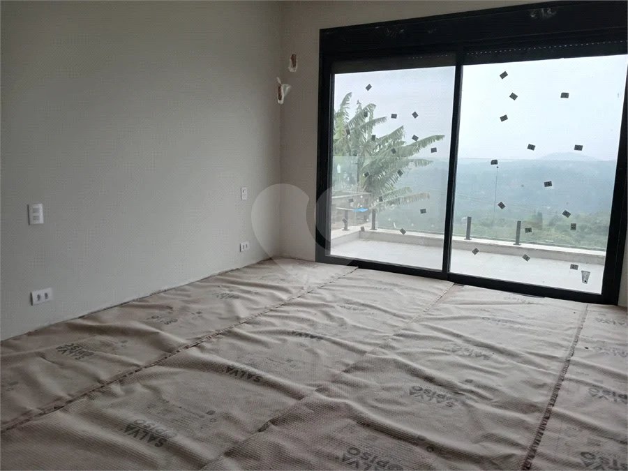 Sobrado à venda com 3 suítes em Roseira, Mairiporã, SP