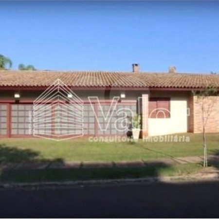 Casa em condomínio fechado