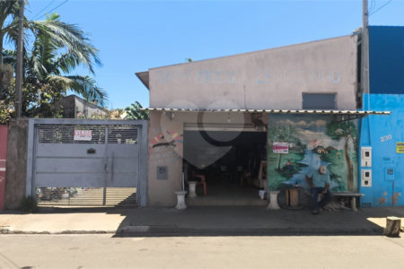 Salão comercial no Embaré