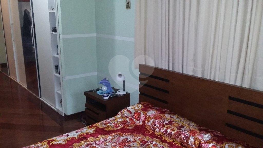 CASA TÉRREA A VENDA NO TREMEMBÉ - 4 SUÍTES E 10 VAGAS DE GARAGEM