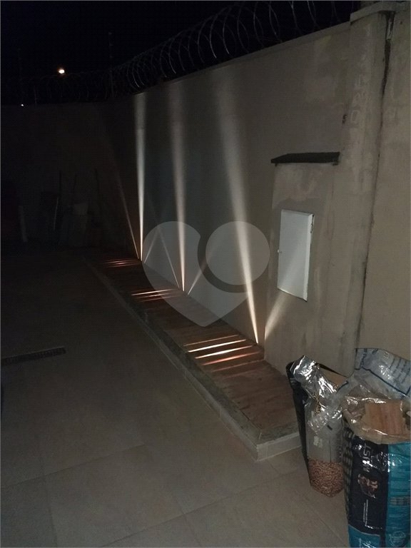 Casa térrea com 2 dormitórios.