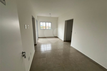 Apartamento á venda na região da Vila Prado.