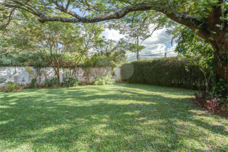 Casa à venda com 6 quartos, sendo 4 suítes, em Guarapiranga, São Paulo, SP