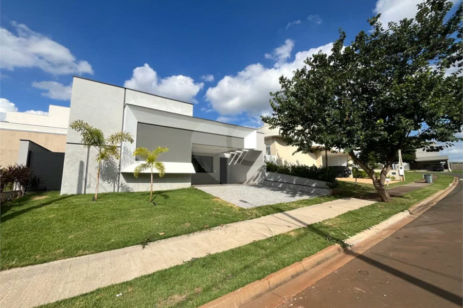 Excelente Casa Plana no Condomínio Bela Vista