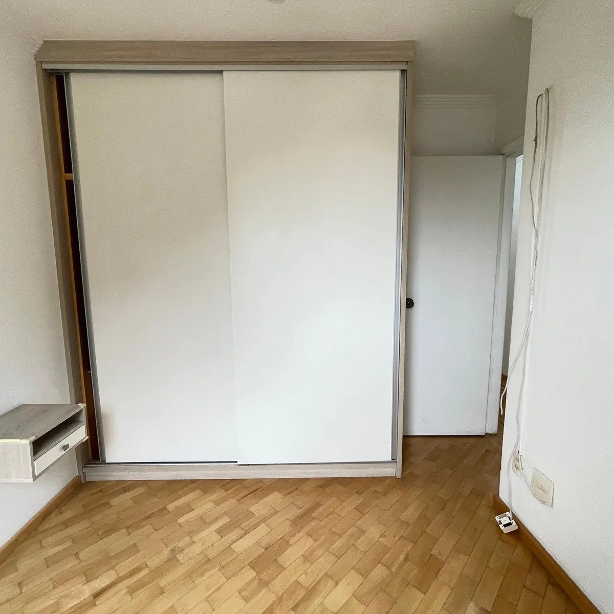 Apartamento à venda com 3 quartos, sendo 1 suíte, 2 vagas no Jardim Ester