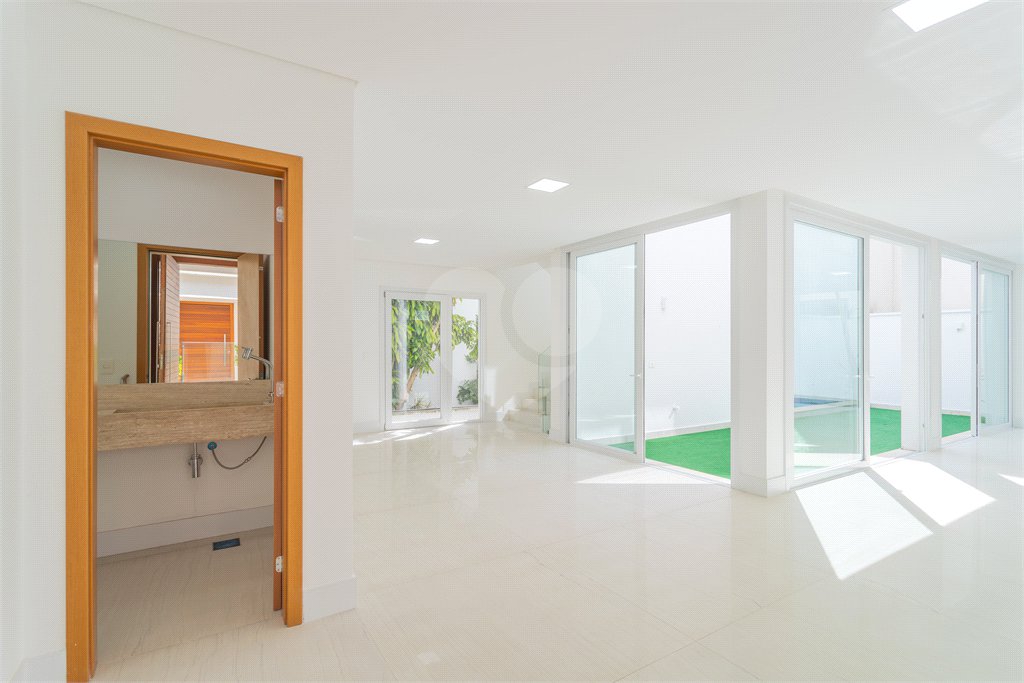 Casa à venda com 4 suítes no condomínio Villagio Quadrifolio, São Paulo - SP