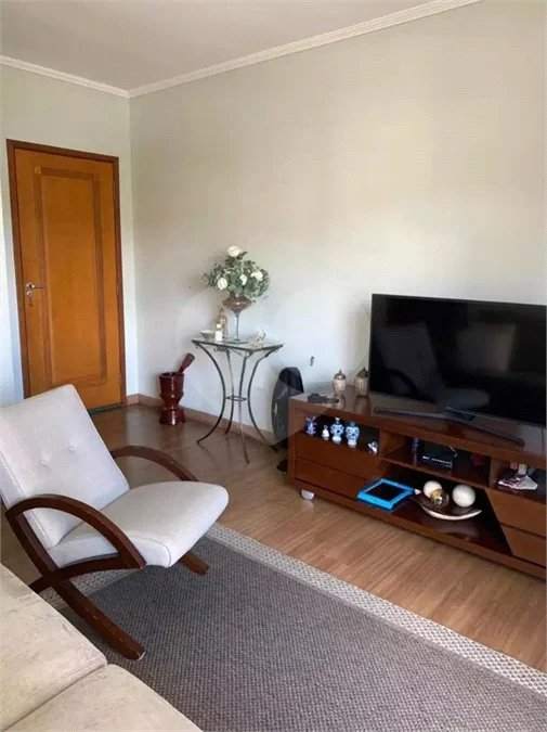 Apartamento em Atibaia com 2 dormitórios (1 suíte), 1 vaga de garagem, elevador, área de lazer com piscina