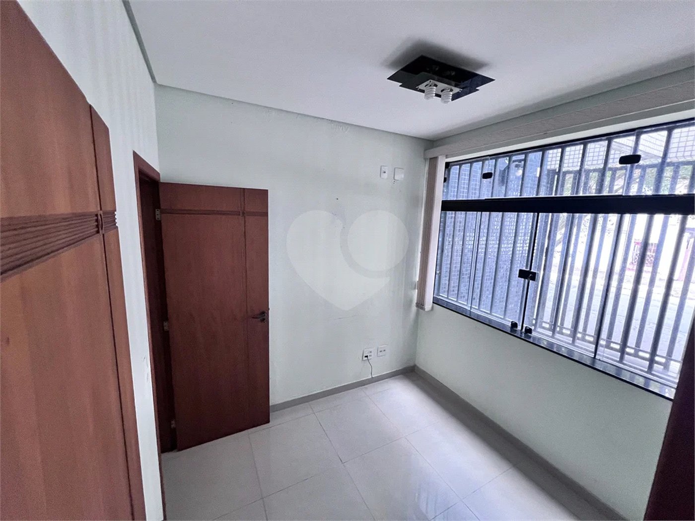 Prédio Comercial de Alto Padrão - 253m², 5 Salas, 5 banheiros , 3 Vagas , à venda na Moóca