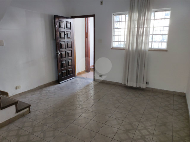 Sobrado à venda com 2 quartos em Conceição, São Paulo, SP