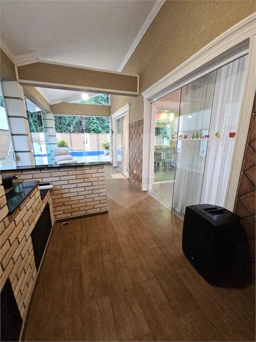 LINDA CASA PARA LOCAÇÃO COM 5 DORMITÓRIOS E PISCINA - Fernando Nobre – Cotia/SP