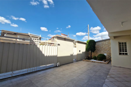 Casa sofisticada à venda em bairro nobre de Atibaia | 3 dormitórios | 408 m²