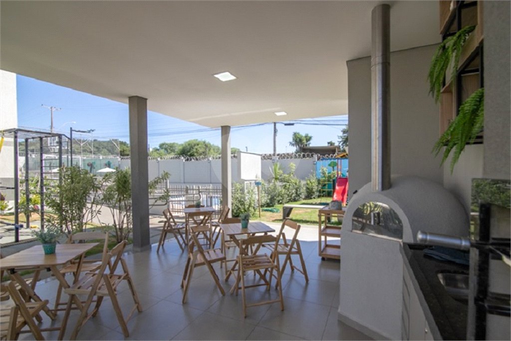 Apartamento com 2 dormitórios.