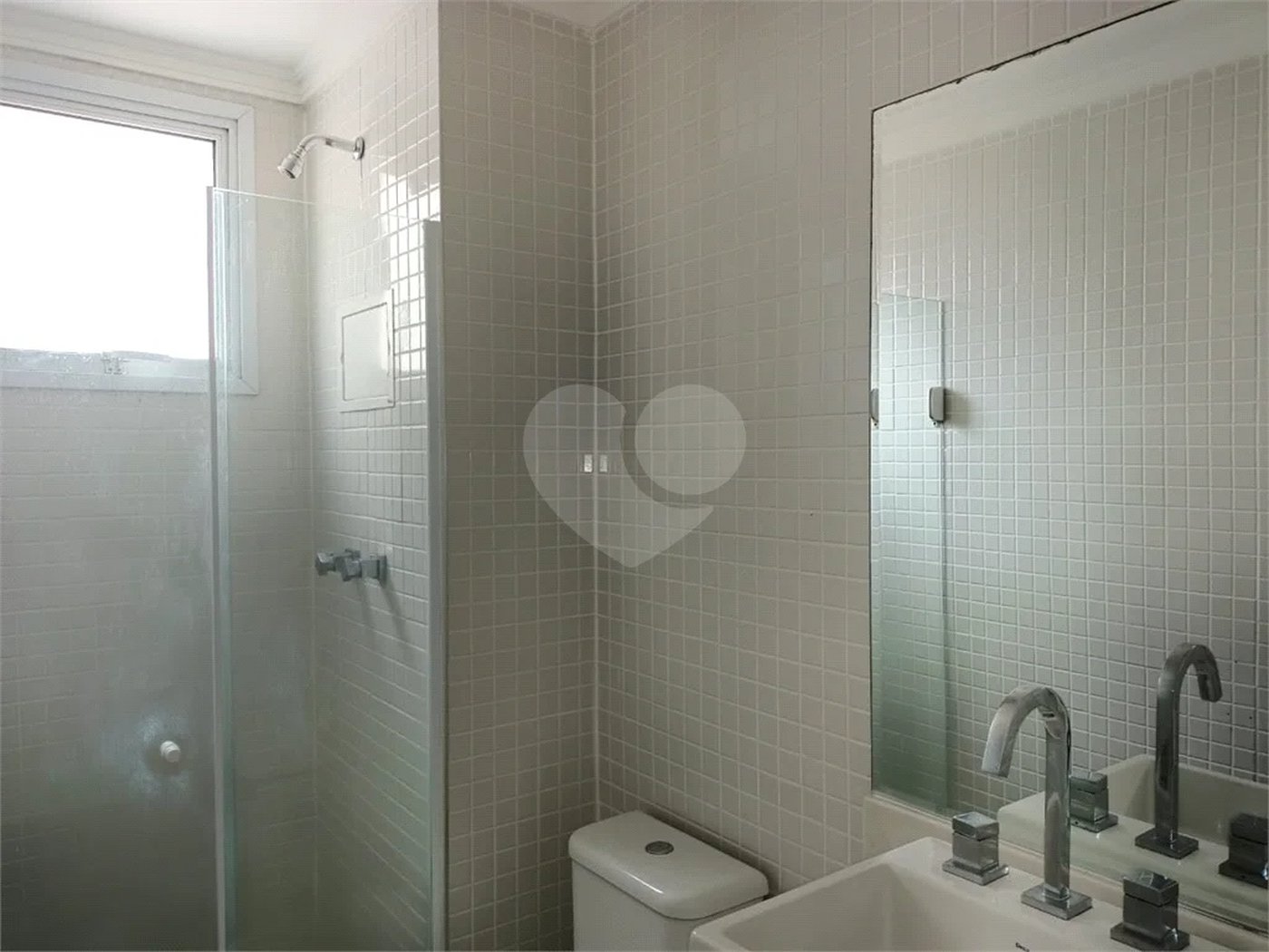 APARTAMENTO PARAÇAÇÃO COM 3 DORMITÓRIOS E 2 VAGAS DE GARGEM NA VILA ANASTÁCIO