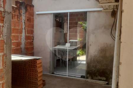 Casa à Venda no Jardim Zavaglia - São Carlos