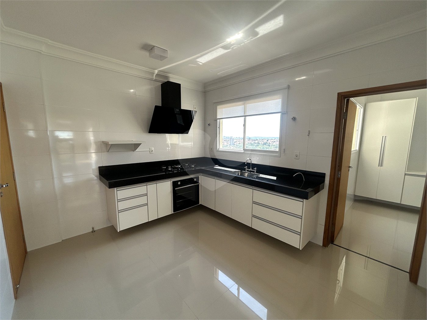 Cobertura de Alto Padrão no Centro de São Carlos – Sofisticação, Espaço e Conforto!