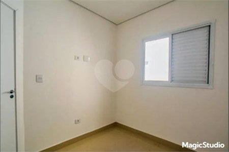 Apartamento com 2 dormitórios , sendo 1 suíte , 1 vaga , á venda na Vila Humaitá em Santo André.