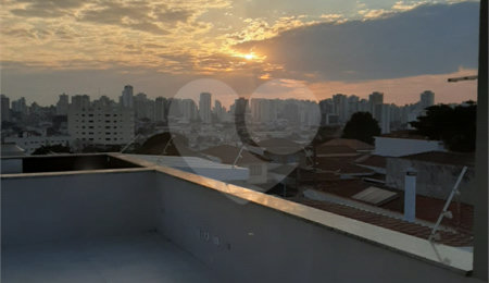 Sobrado à venda ou para alugar com 3 suítes em Bosque da Saúde, São Paulo, SP