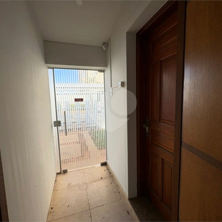 Ótima oportunidade para moradia ou investimento comercial!