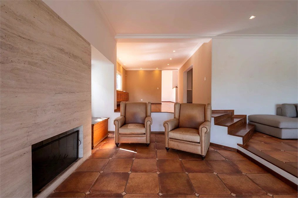 Casa à venda com 6 quartos, sendo 4 suítes,  em Morumbi, São Paulo, SP