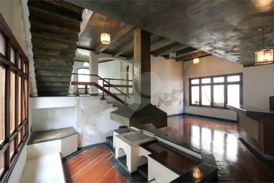 Casa à venda com 5 quartos, sendo 3 suítes, em Jardim São Bento, São Paulo, SP