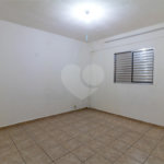 Casa à venda com 3 quartos, sendo 1 suíte, em Jardim Paris, São Paulo, SP