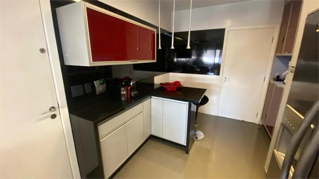 Apartamento à venda com 3 suítes em Vila Romana, São Paulo, SP