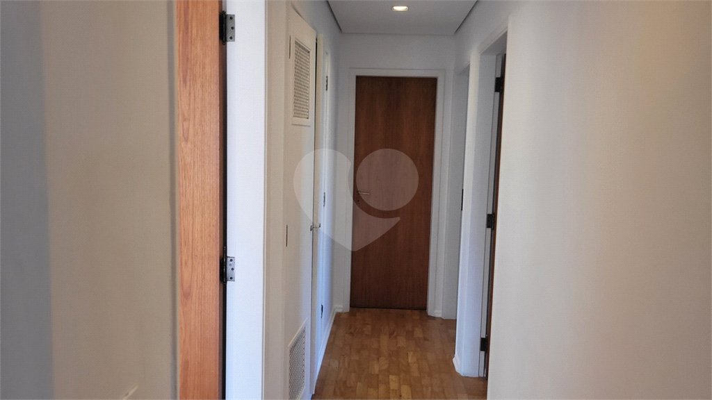 Apartamento para alugar com 3 quartos, sendo 1 suíte, em Jardim Europa, São Paulo, SP