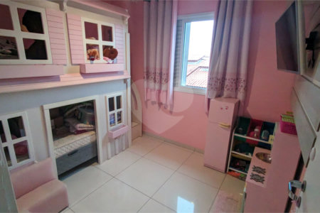 Casa à venda com 2 quartos, sendo 1 suíte, no condomínio Residencial Viva Vida, Cotia - SP
