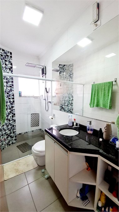 Sobrado à venda com 3 quartos, sendo 1 suíte,  em Jardim Leocádia, Sorocaba, SP