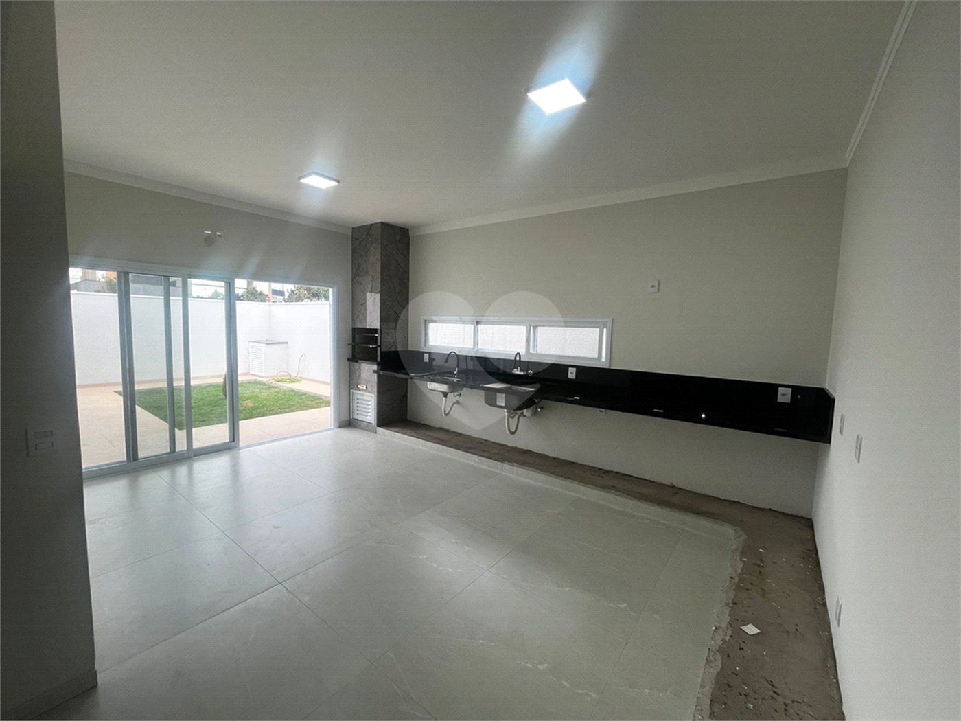 Casa à venda com 3 suítes em Vila Popular, Itapetininga, SP
