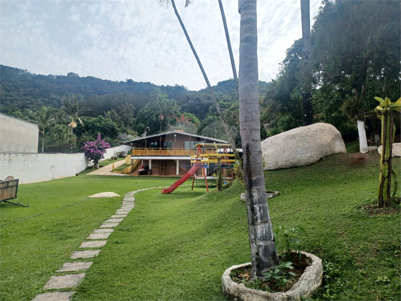 Casa à venda com 5 quartos, sendo 2 suítes, em Rio Abaixo, Mairiporã, SP