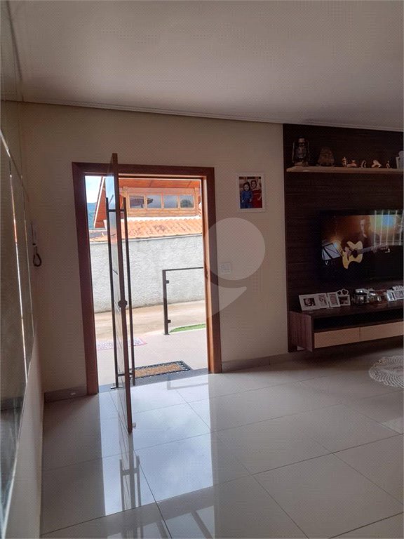 Casa à venda com 8 quartos, sendo 2 suítes,  em Jardim Estância Brasil, Atibaia, SP