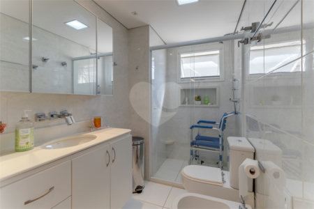 Apartamento à venda com 4 suítes em Alto da Boa Vista, São Paulo, SP