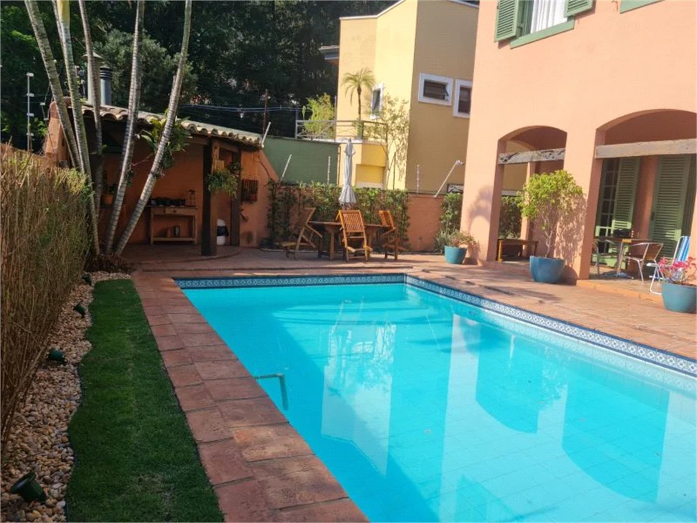Casa à venda com 5 quartos, sendo 2 suítes, em Jardim Morumbi, São Paulo, SP