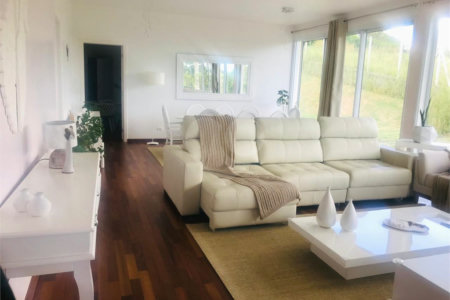 Casa à venda com 3 quartos, sendo 1 suíte, no condomínio Residencial Patrimônio do Carmo, São Roque - SP