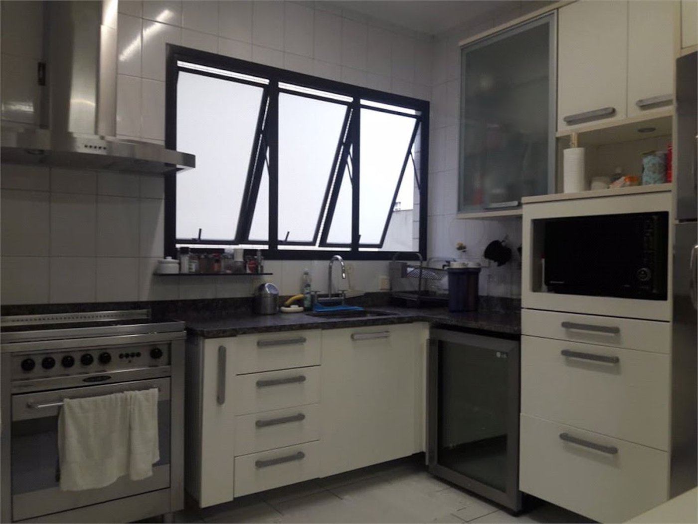 Apartamento Residencial à venda, Gonzaga, Santos - AP0854.