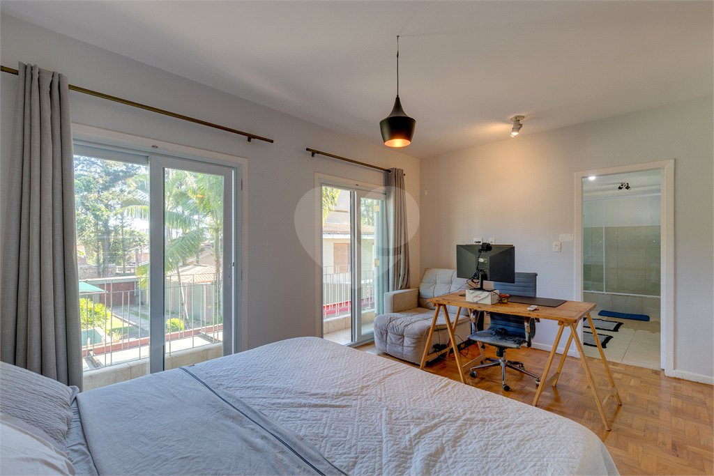 Casa à venda com 4 quartos, sendo 2 suítes,  em Alto da Boa Vista, São Paulo, SP