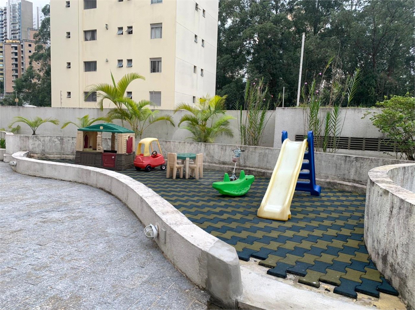 Apartamento à venda com 3 quartos, sendo 1 suíte, em Vila Andrade, São Paulo, SP