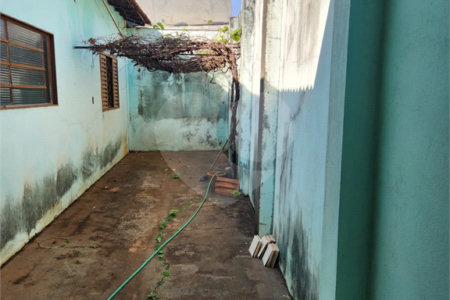 Casa à venda com 2 quartos no Centro, Araraquara, SP