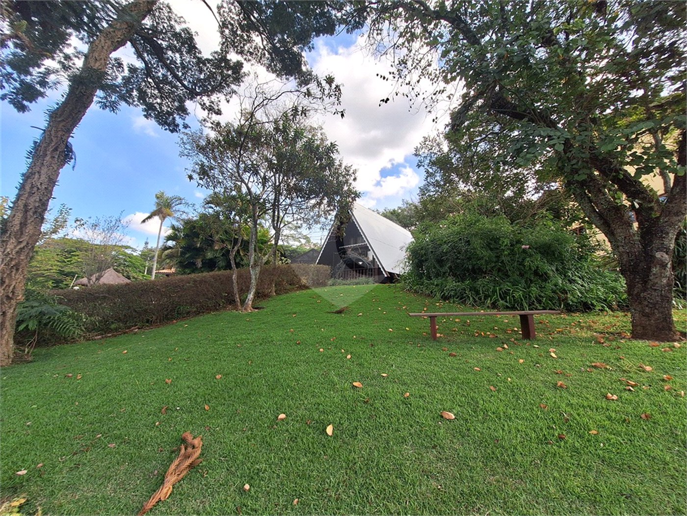 Casa à venda com 3 suítes no condomínio Chácaras do Lago, Vinhedo - SP