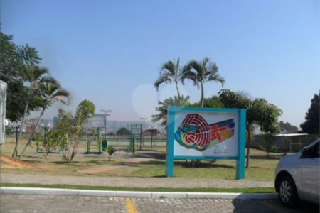 Casa à venda com 3 quartos, sendo 1 suíte,  no condomínio Lagos D Icaraí, Salto - SP